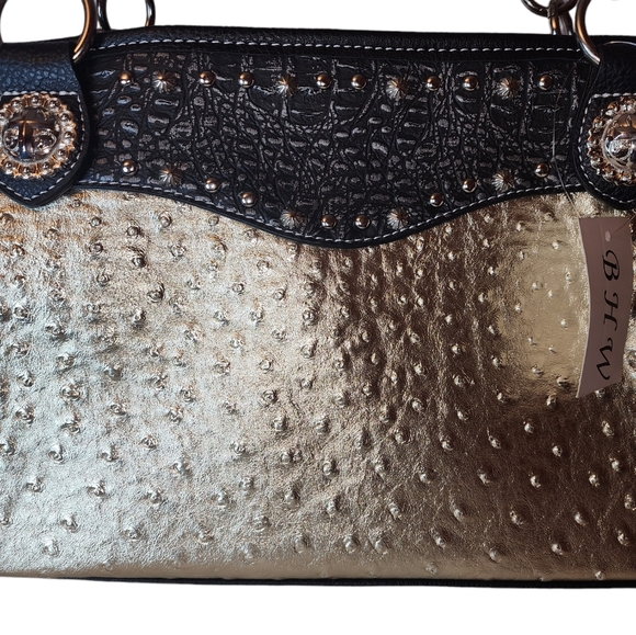 💖💖 BHW Ostrich embedded metallic shoulder bag - Picture 9 of 17